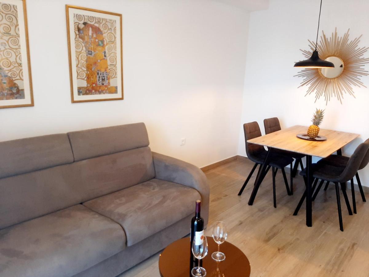 Apartments Tonkita with jacuzzi Makarska Zewnętrze zdjęcie