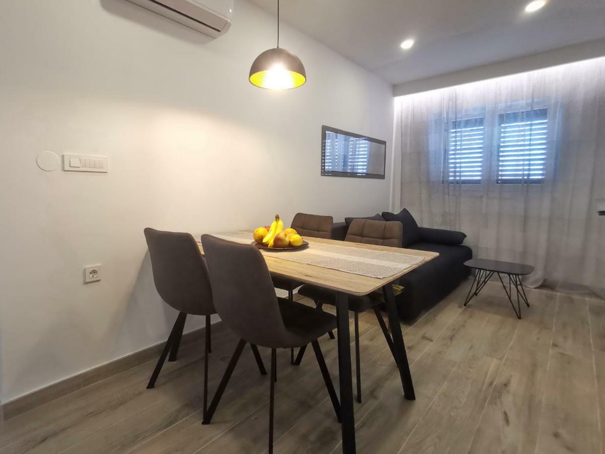 Apartments Tonkita with jacuzzi Makarska Zewnętrze zdjęcie
