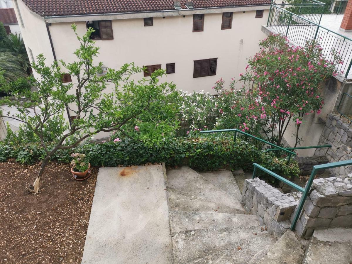 Apartments Tonkita with jacuzzi Makarska Zewnętrze zdjęcie