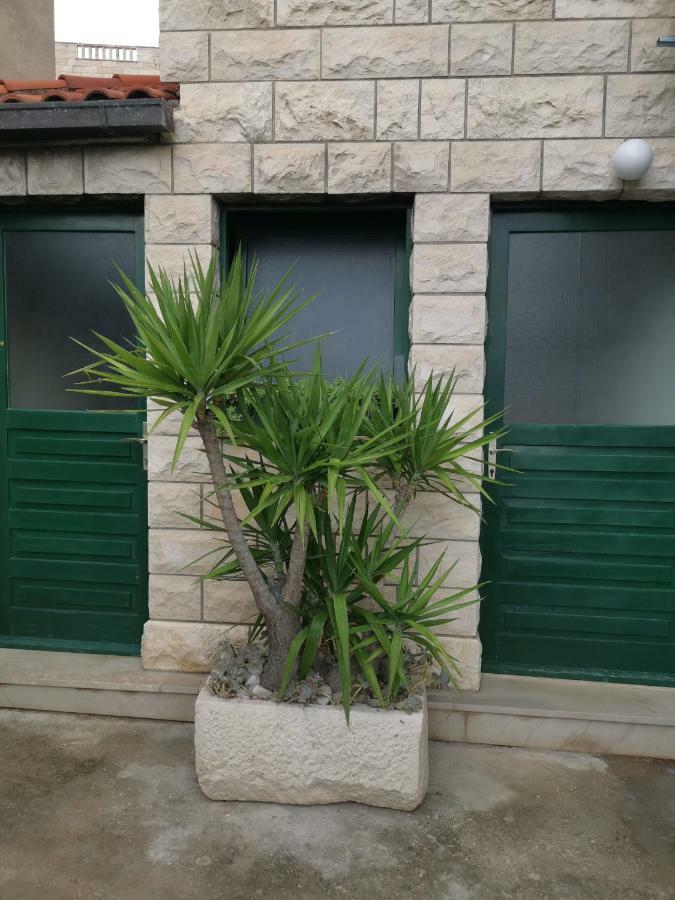 Apartments Tonkita with jacuzzi Makarska Zewnętrze zdjęcie