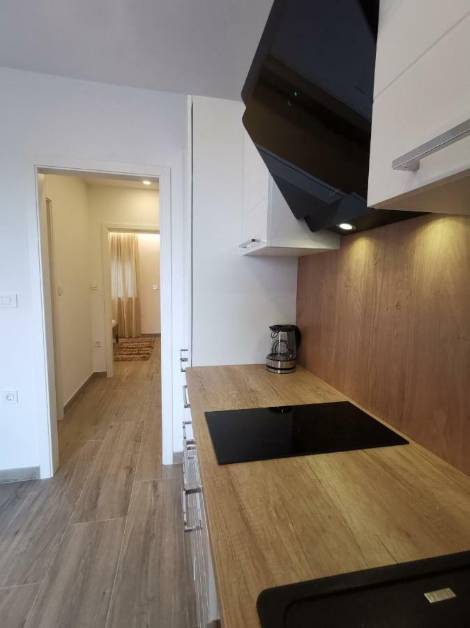 Apartments Tonkita with jacuzzi Makarska Zewnętrze zdjęcie