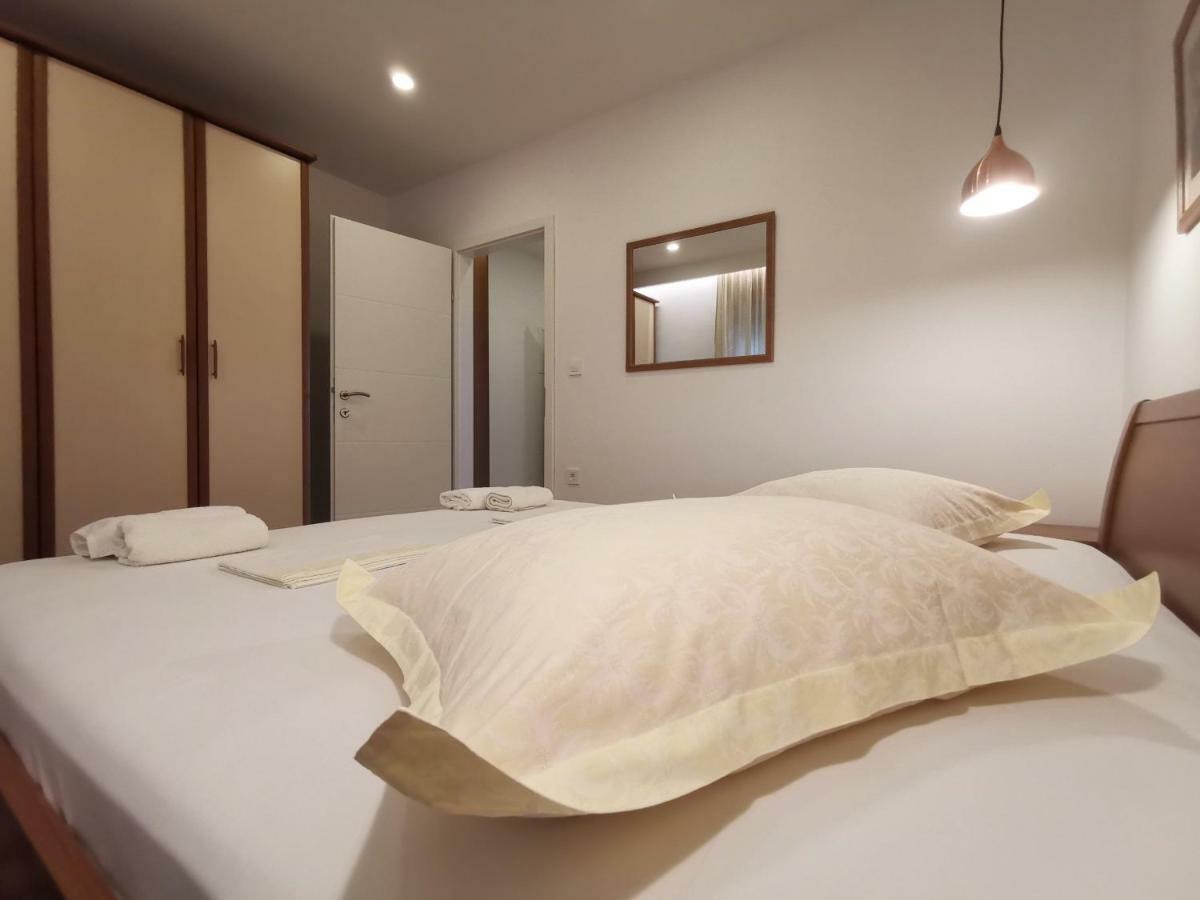 Apartments Tonkita with jacuzzi Makarska Zewnętrze zdjęcie