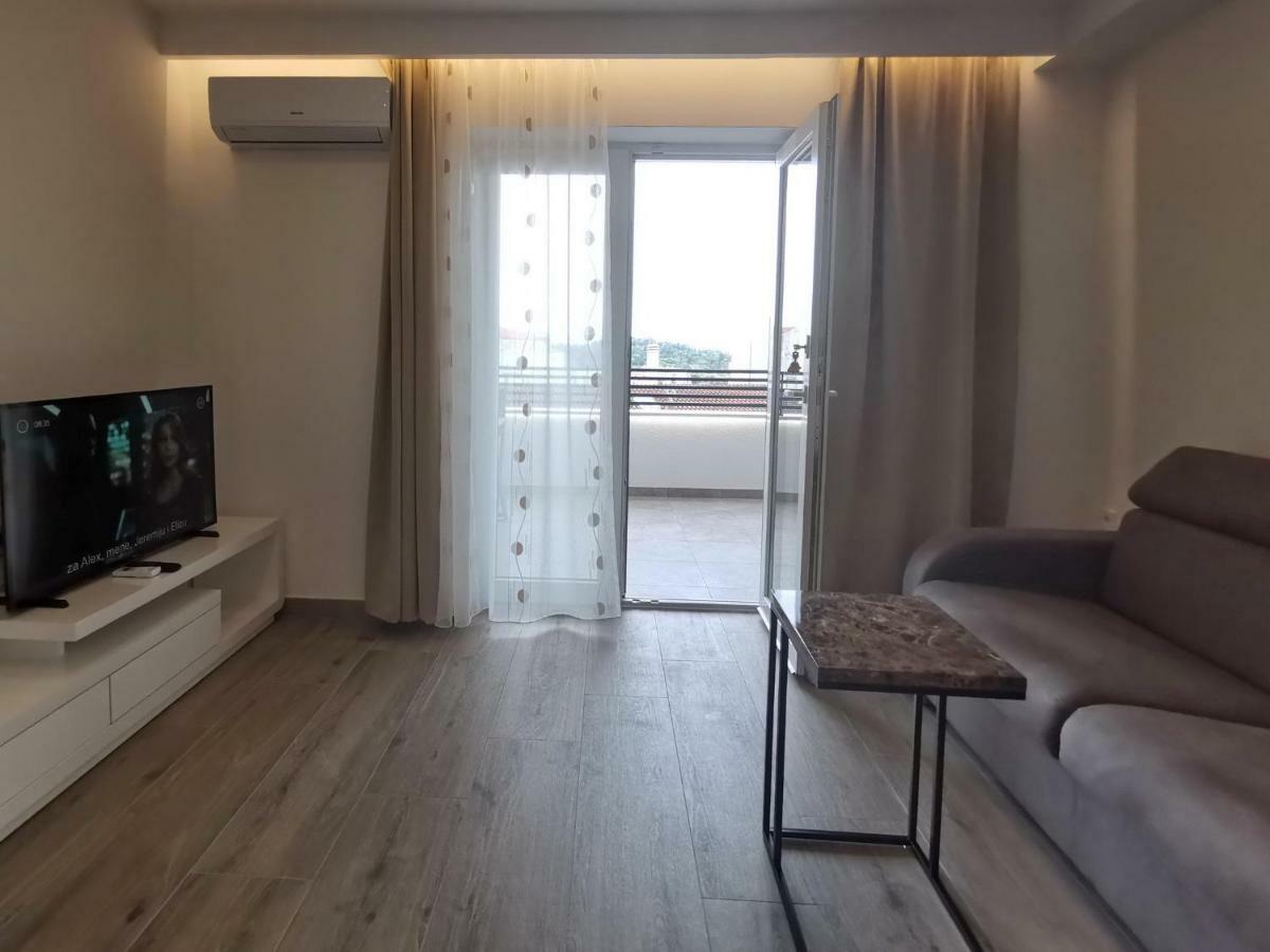 Apartments Tonkita with jacuzzi Makarska Zewnętrze zdjęcie